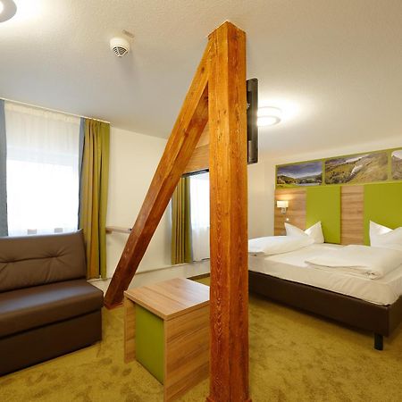 Hotel Zur Post Leipheim Exteriör bild