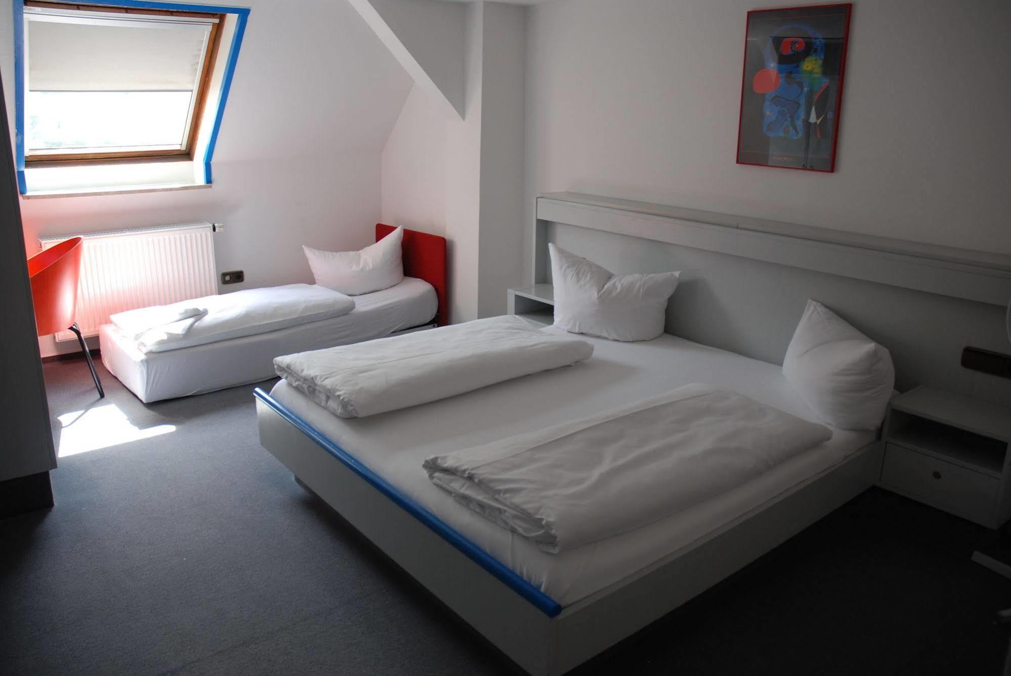 Hotel Zur Post Leipheim Exteriör bild