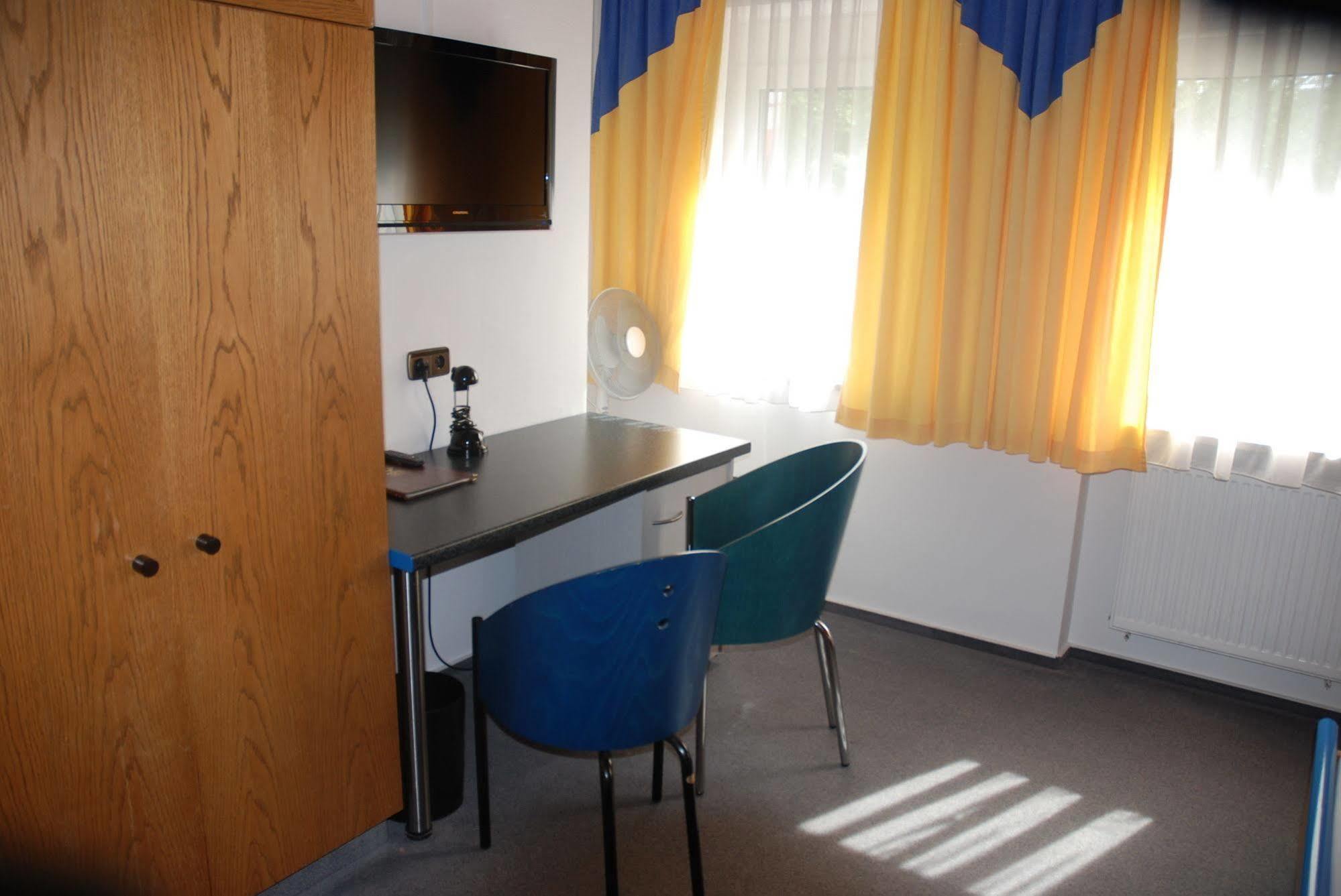 Hotel Zur Post Leipheim Exteriör bild