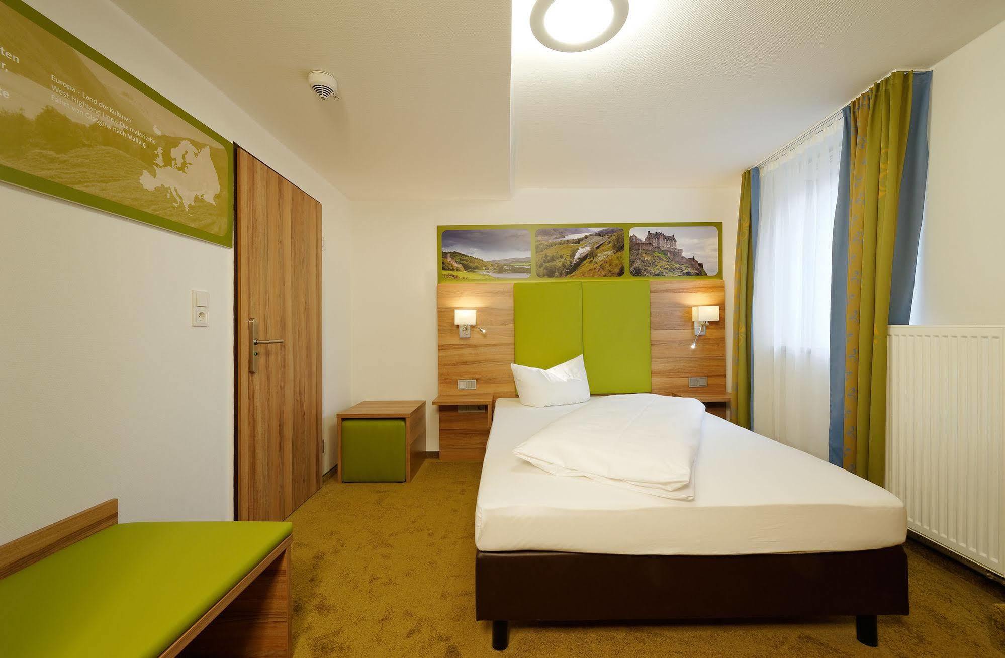 Hotel Zur Post Leipheim Exteriör bild