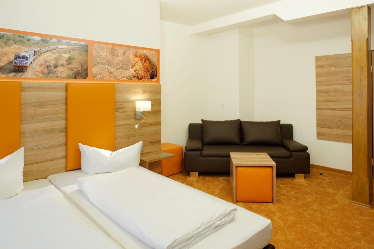 Hotel Zur Post Leipheim Exteriör bild